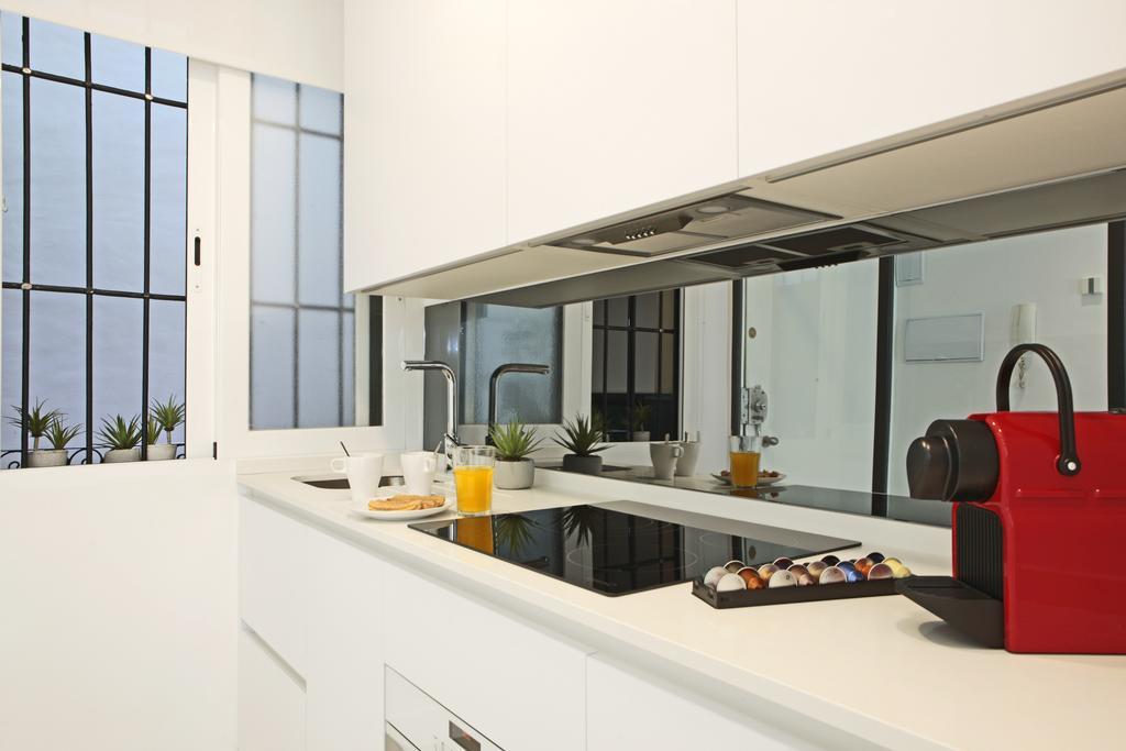 Atocha Hub Apartment Madrid Exterior photo