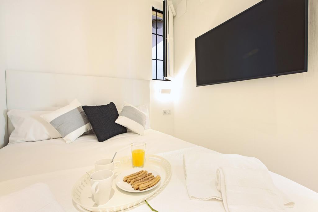 Atocha Hub Apartment Madrid Exterior photo