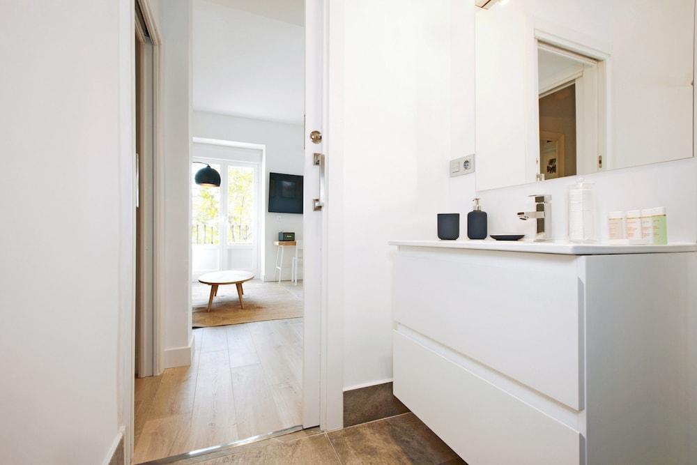 Atocha Hub Apartment Madrid Exterior photo